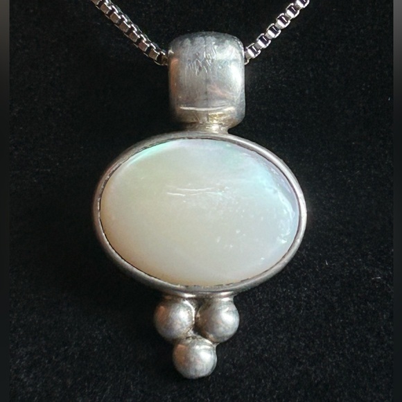 Jewelry - Vintage Mexico Sterling Silver Pendant with Natural Cats Eye Cabochon